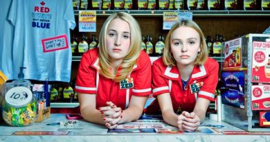 Lily-Rose et son père ensemble pour le film « Yoga Hosers »