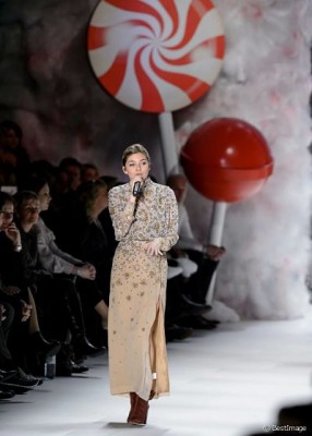 Louane illumine la Fashion Week de Berlin