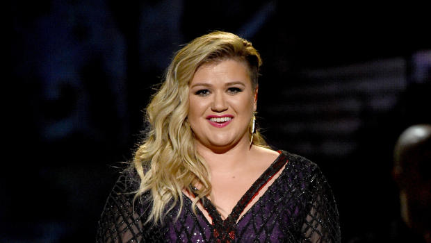 Kelly Clarkson présente son adorable bébé Remy